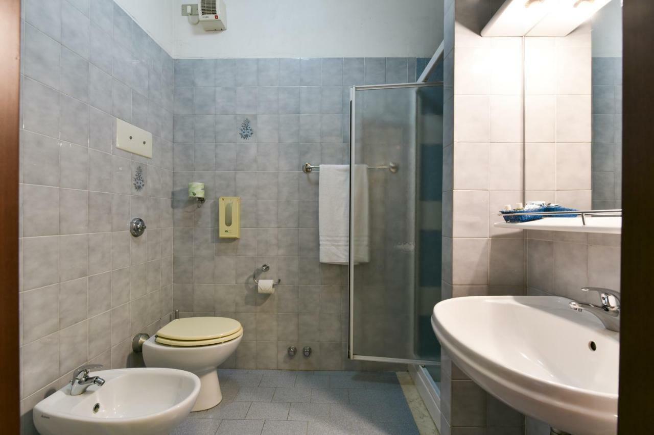 Gamma Hotel Marcon Room photo