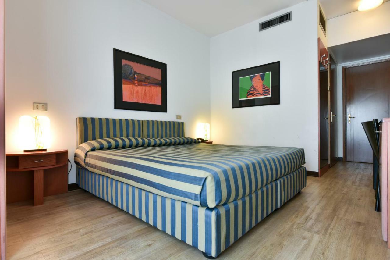 Gamma Hotel Marcon Room photo