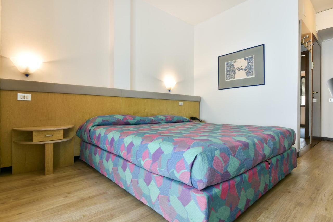 Gamma Hotel Marcon Room photo